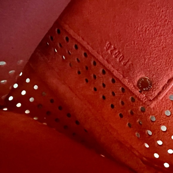 EUC (like new) Lv Perforated Speedy 30 - Picture 11 of 13